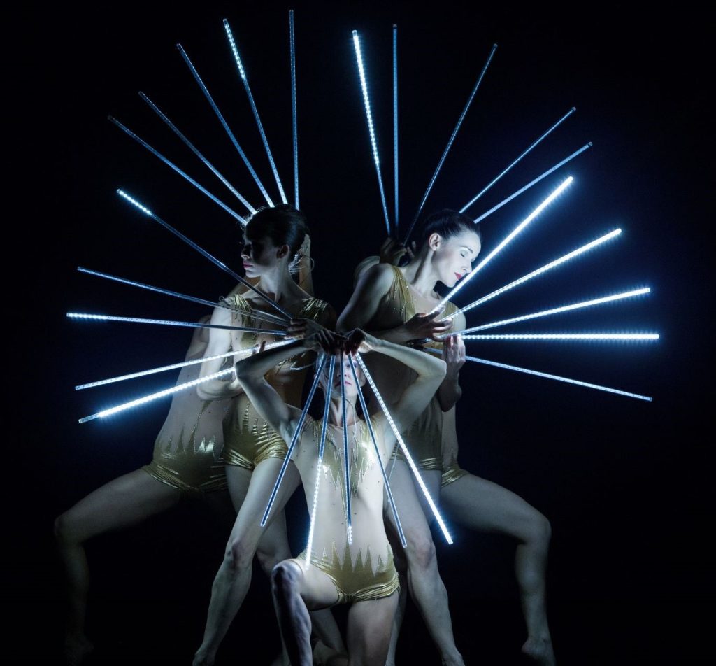 Momix